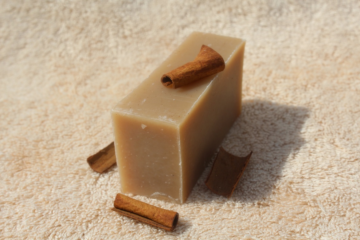 Olivové mýdlo krájené - s vůní santalové dřevo