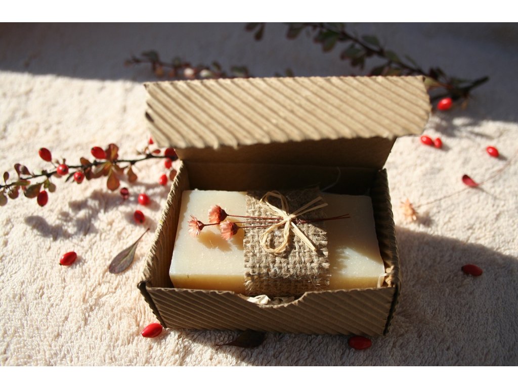 Přírodní olivové mýdlo s kozím mlékem v krabičce