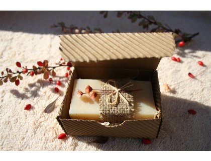 Přírodní olivové mýdlo s kozím mlékem v krabičce