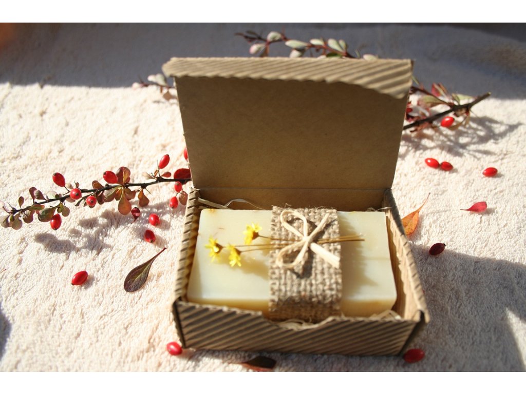 Přírodní olivové mýdlo s měsíčkem v krabičce