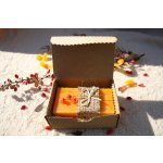 Přírodní olivové mýdlo s červeným palmovým olejem v krabičce