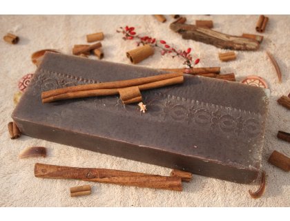 Olivová cihla se skořicí 800g