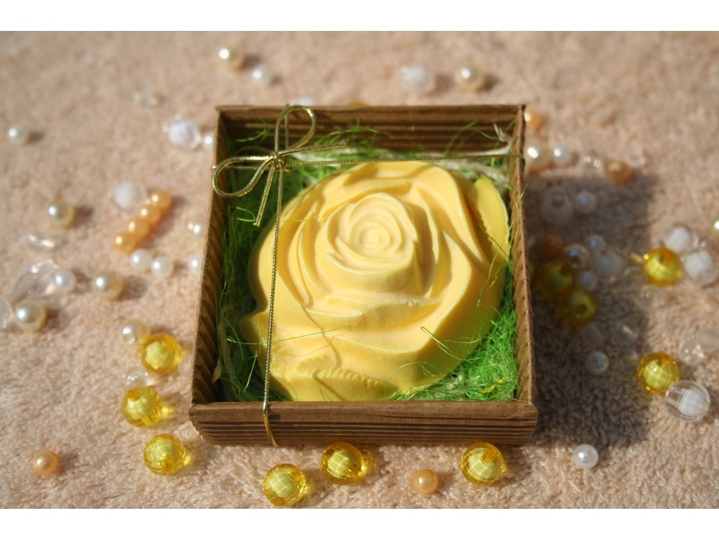 Růže v krabičce-žlutá