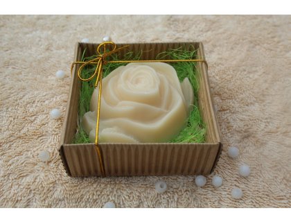Růže v krabičce - bílá